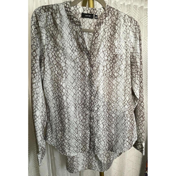 Apt. 9 Tops - Apt .9 Women's Snake Animal Print Button Up Blouse Long Sleeve V-neck Sz M
